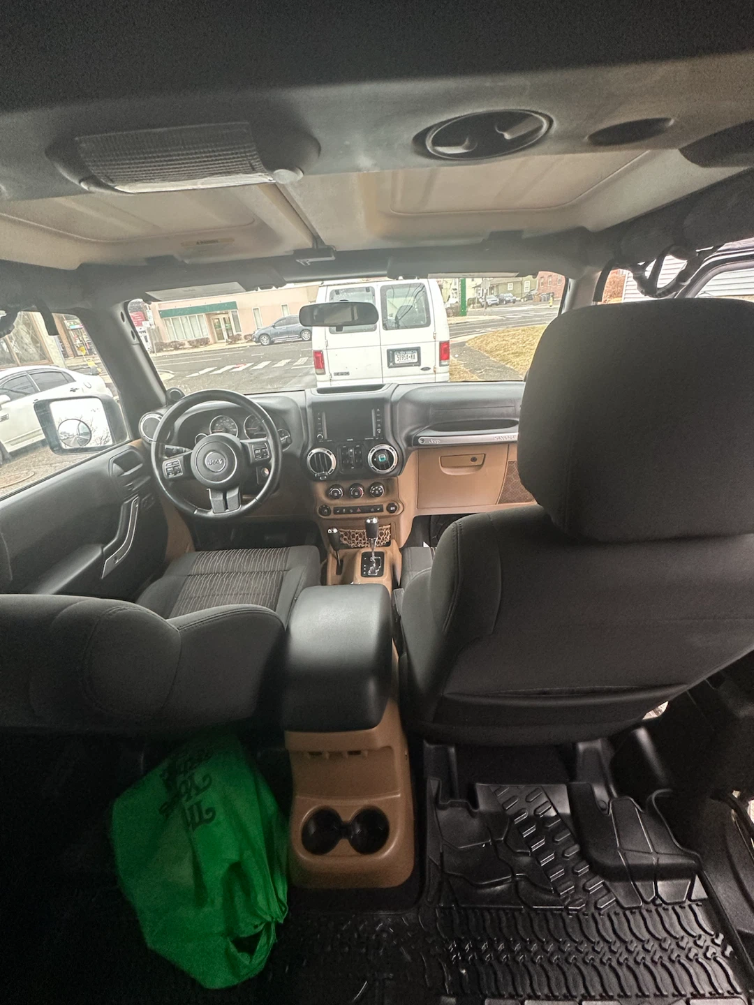 Black Jeep Wrangler 4-Door - photo 5