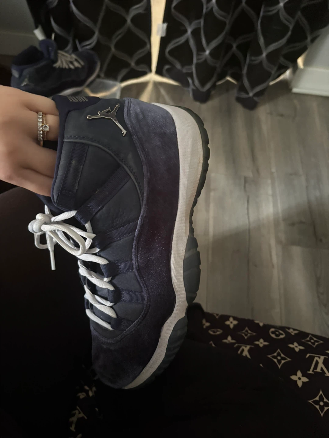 Jordan 11 midnight navy size 9 women’s welland ON