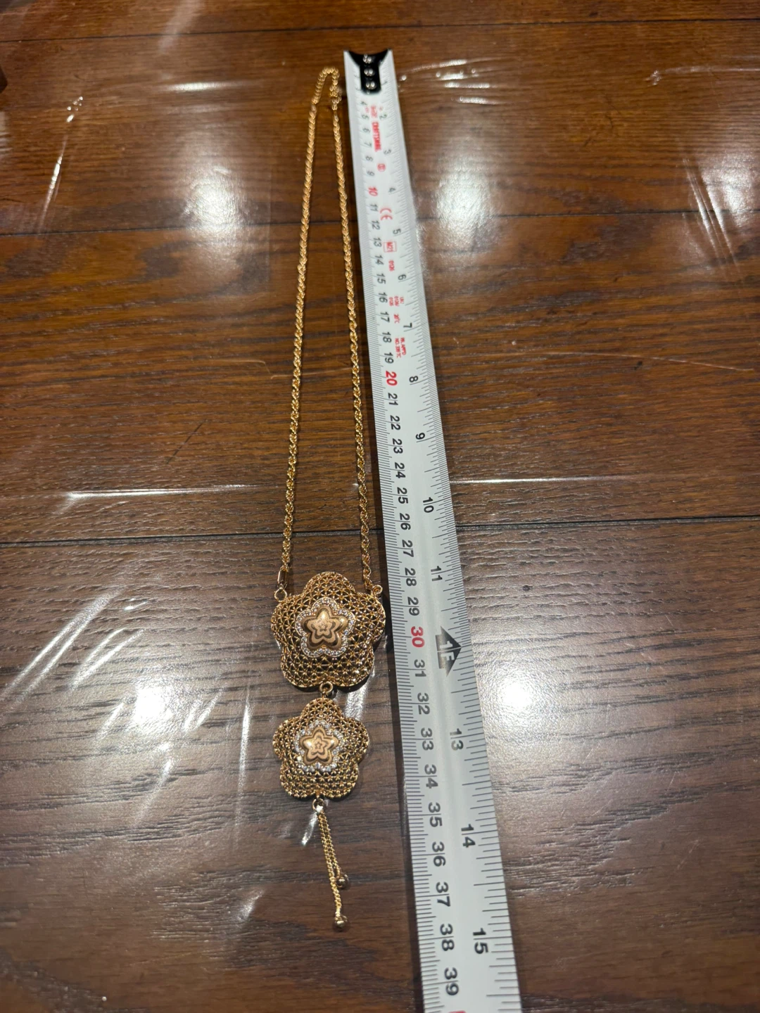 Gold-tone floral pendant necklace - photo 2