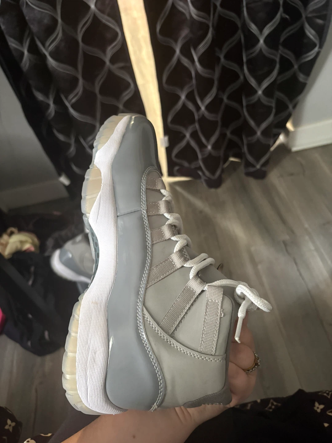 Air Jordan 11 cool grey size 7 men’s - photo 3