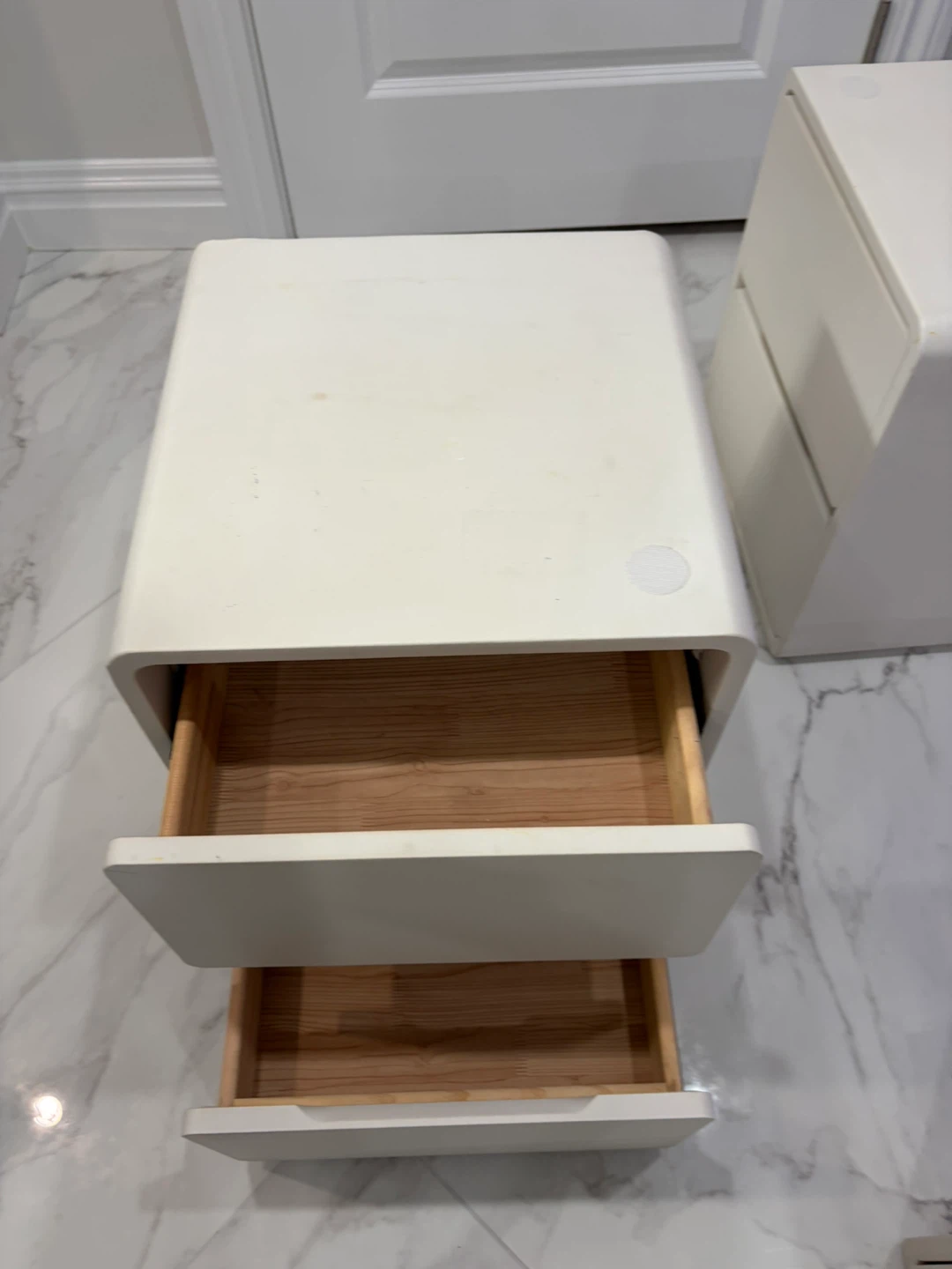 Set of 3 ..2 end table 1 slim night stand - photo 4