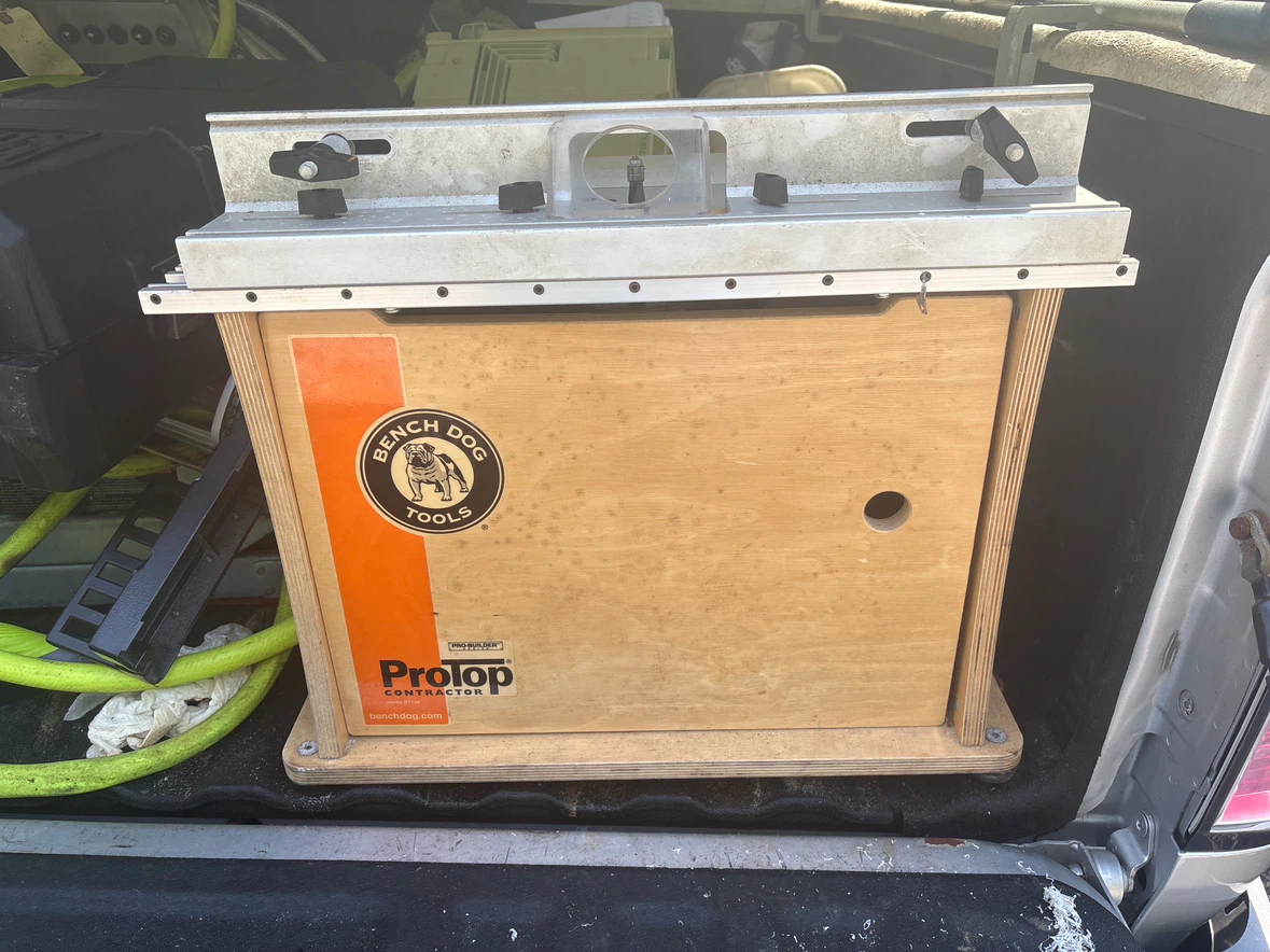 Porter Cable Router Table with Bench Dog Router Lift