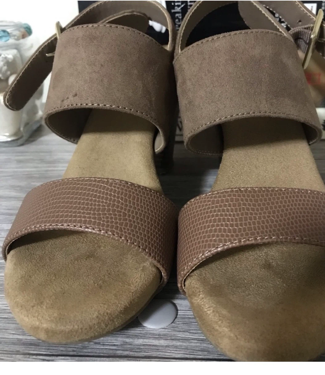 Gianni Bernini Women's Brown Wedge Sandals - photo 2