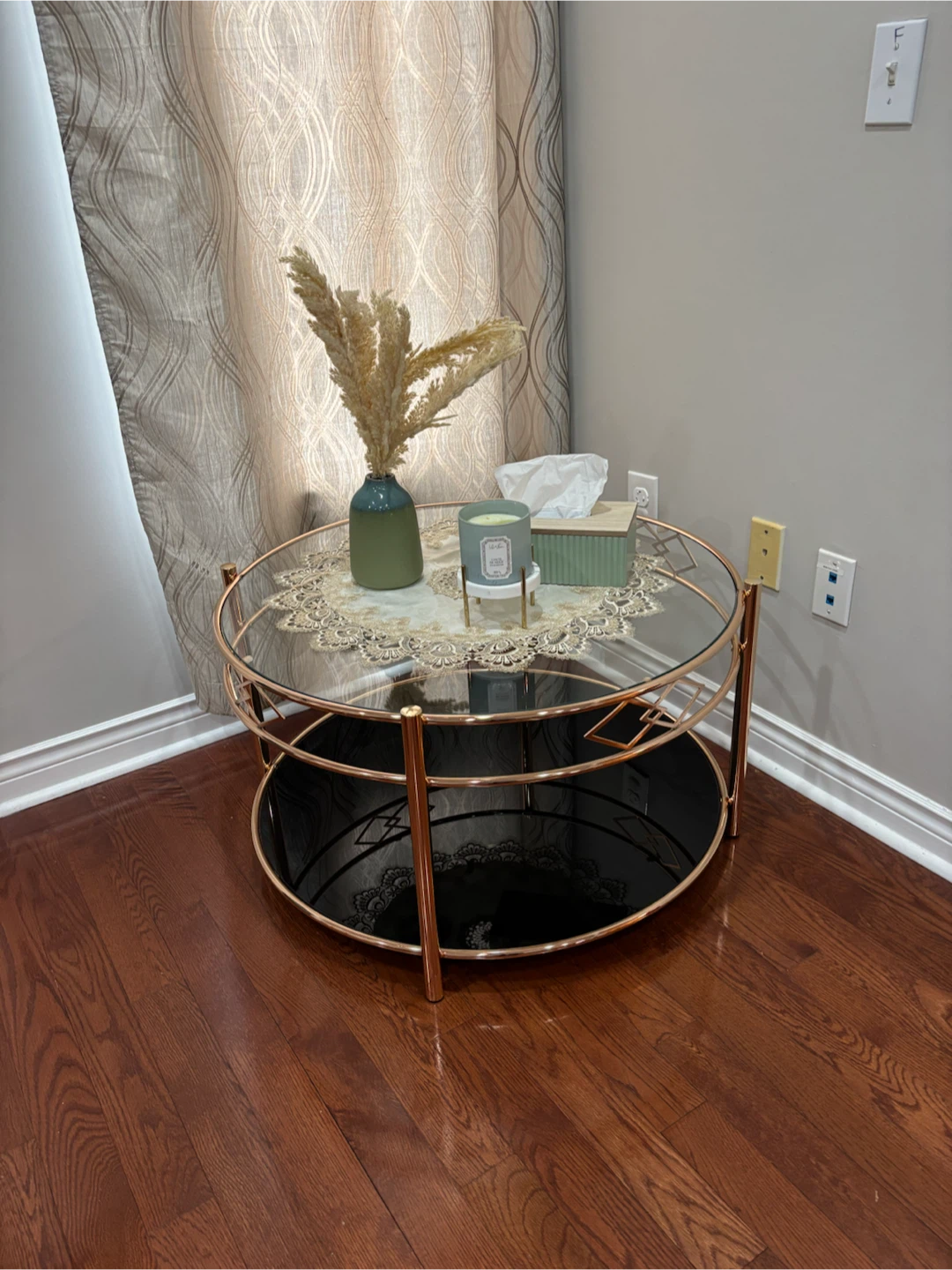 Round Coffee Table with Glass and Gold Frame - photo 3