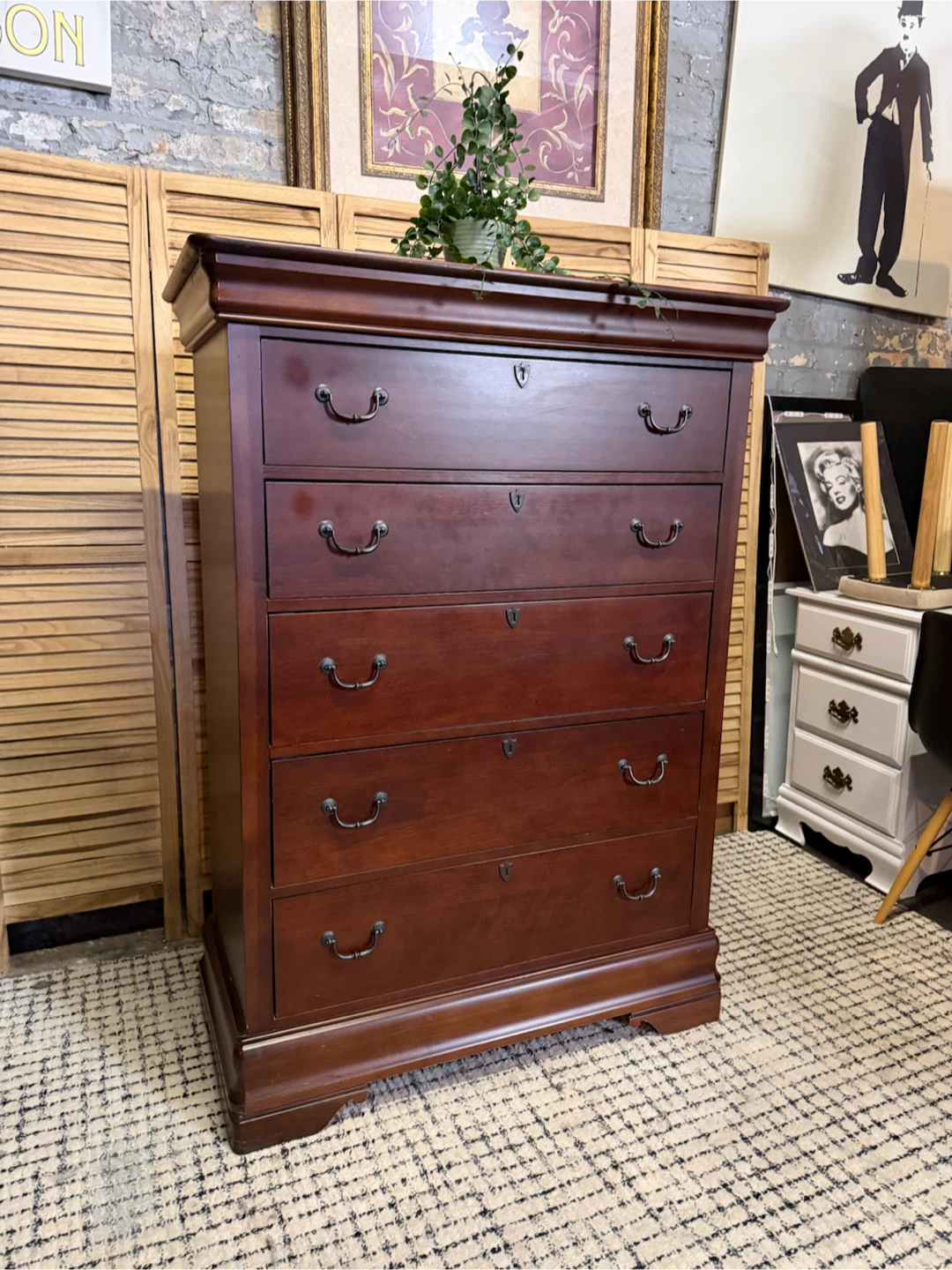 Broyhill Dresser - photo 2