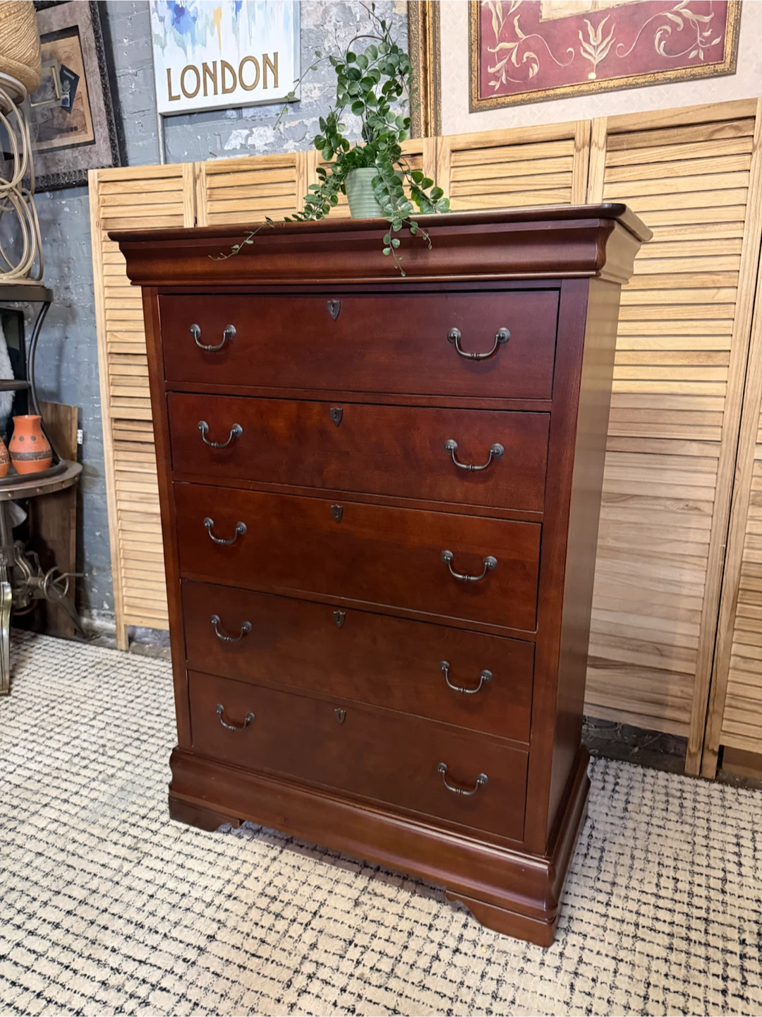 Broyhill Dresser - photo 3