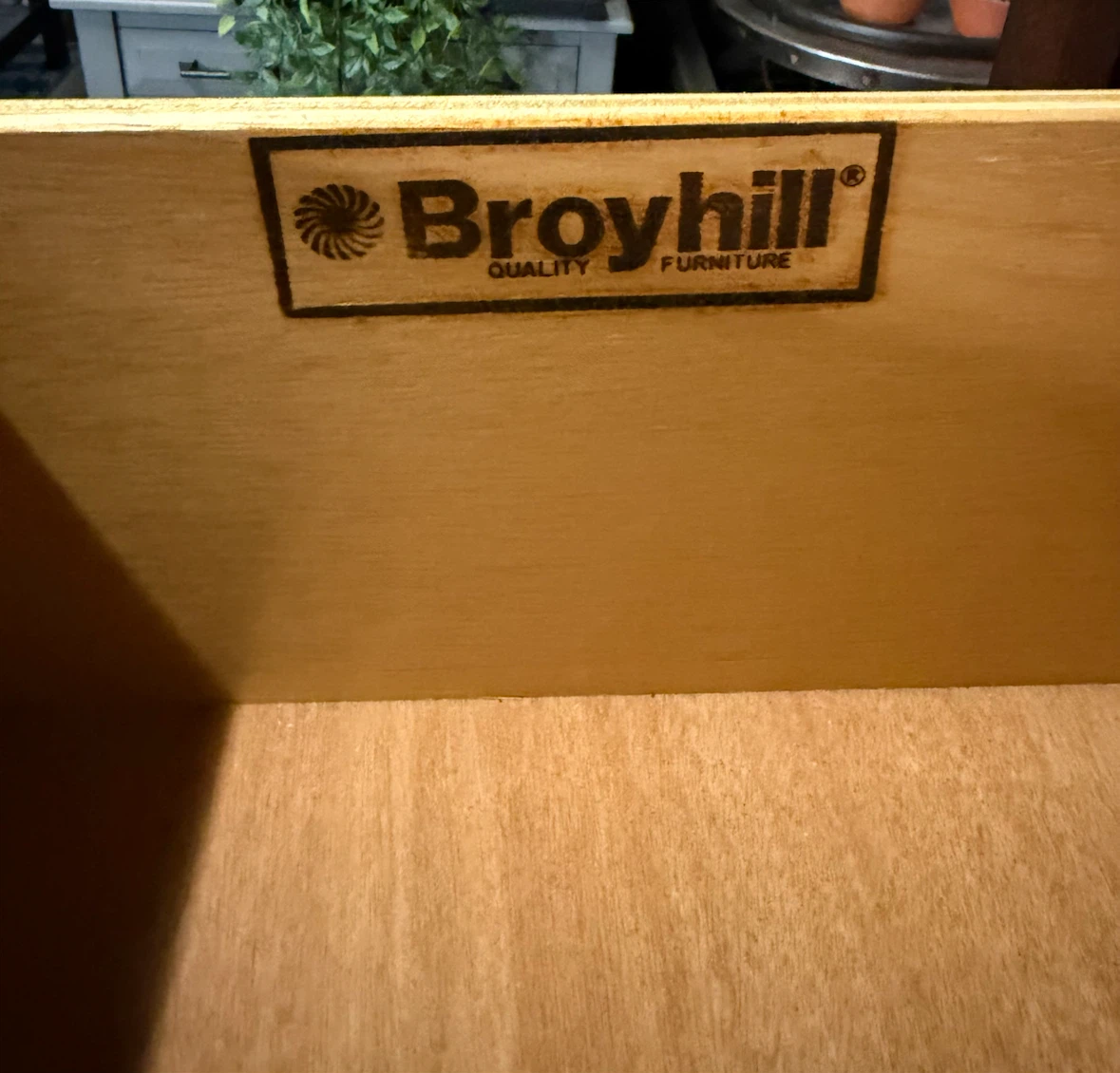 Broyhill Dresser - photo 5