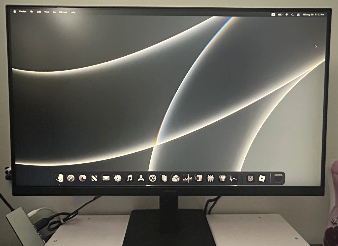 Samsung Essential S3 24" Monitor - photo 3