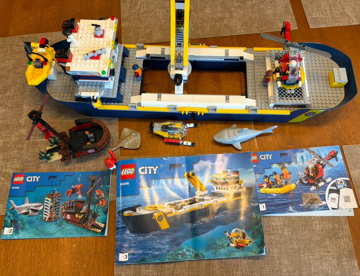 LEGO ocean exploration 60266
