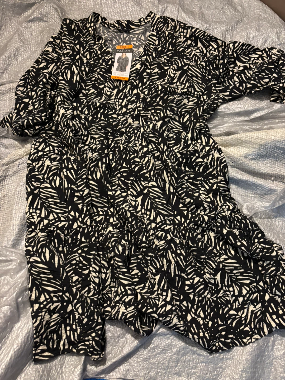 Tahari Black and White Leaf Print Dress XXL