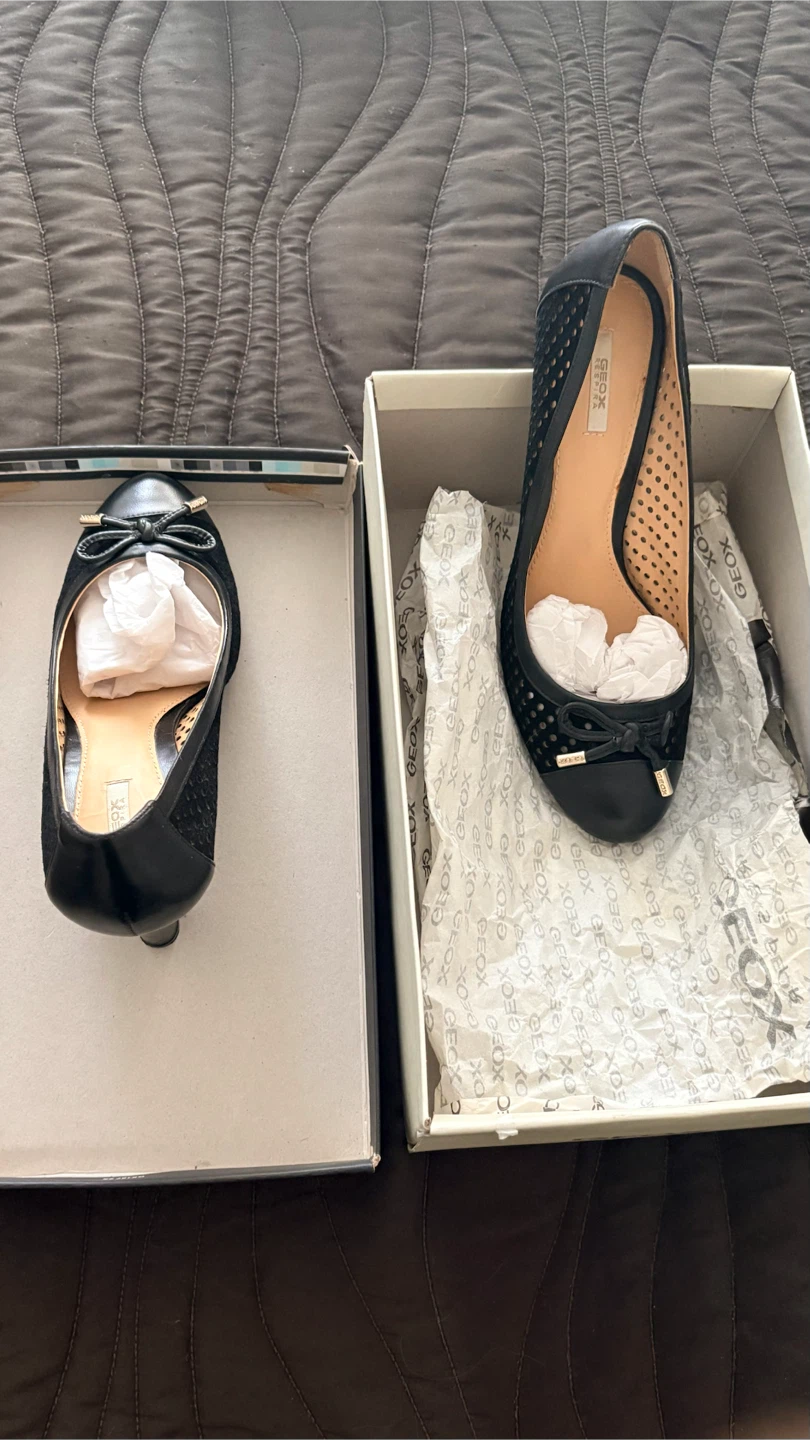 Geox Black Leather Perforated Heels - Size 8 US / 38 EU - photo 2