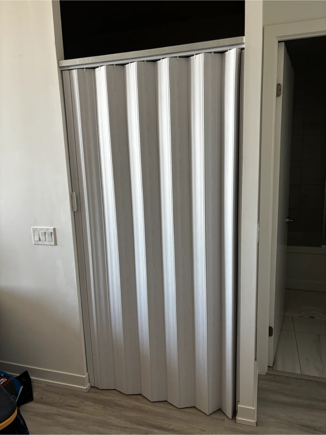 Folding door