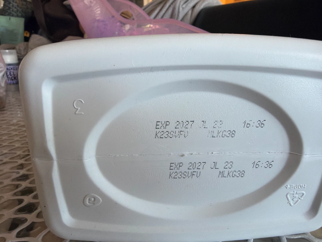 Kirkland Signature Infant Formula for Sensitive Babies - photo 2