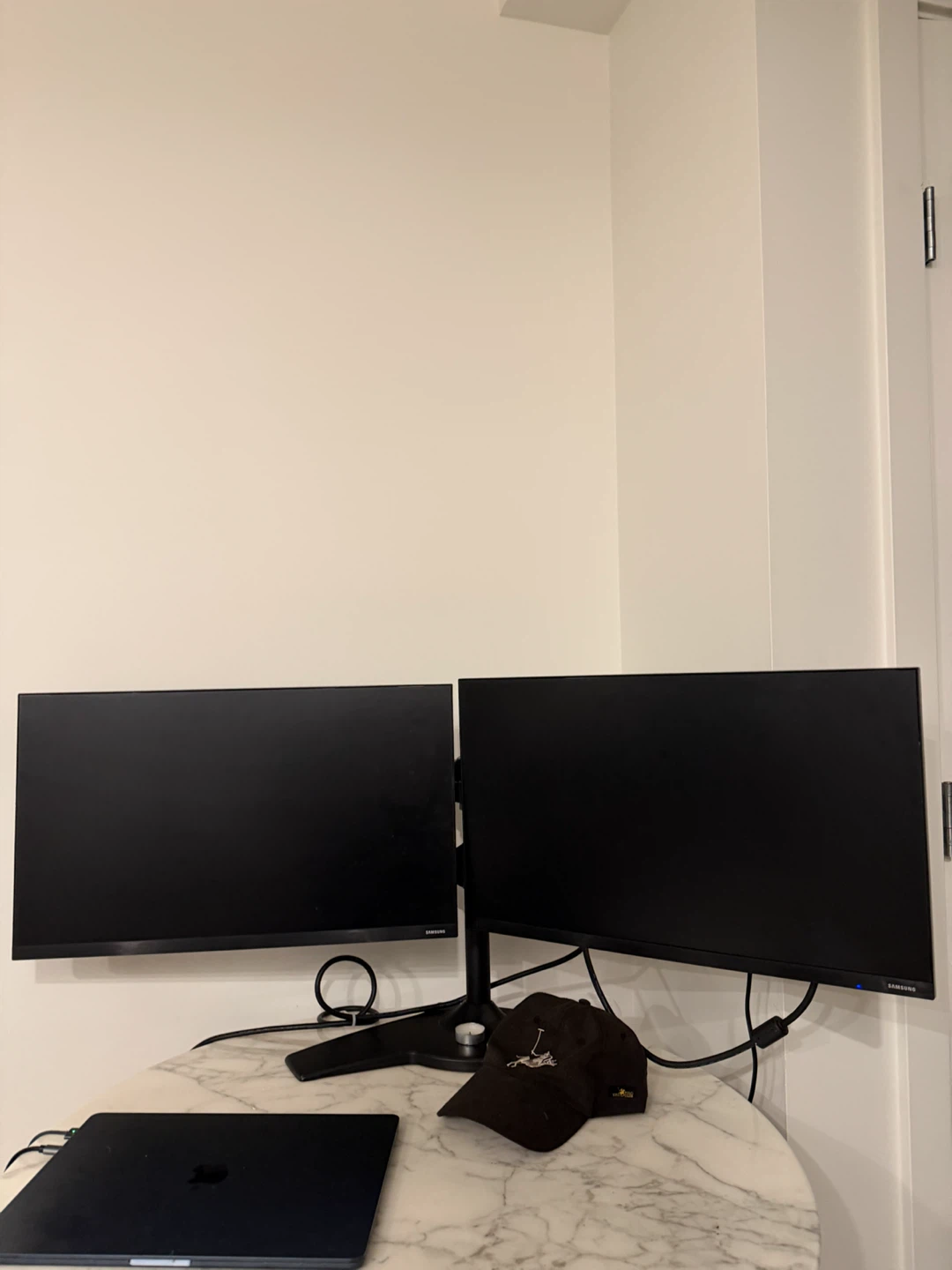 2x Samsung 24 inch Monitors with Dual Arm Desk Mount