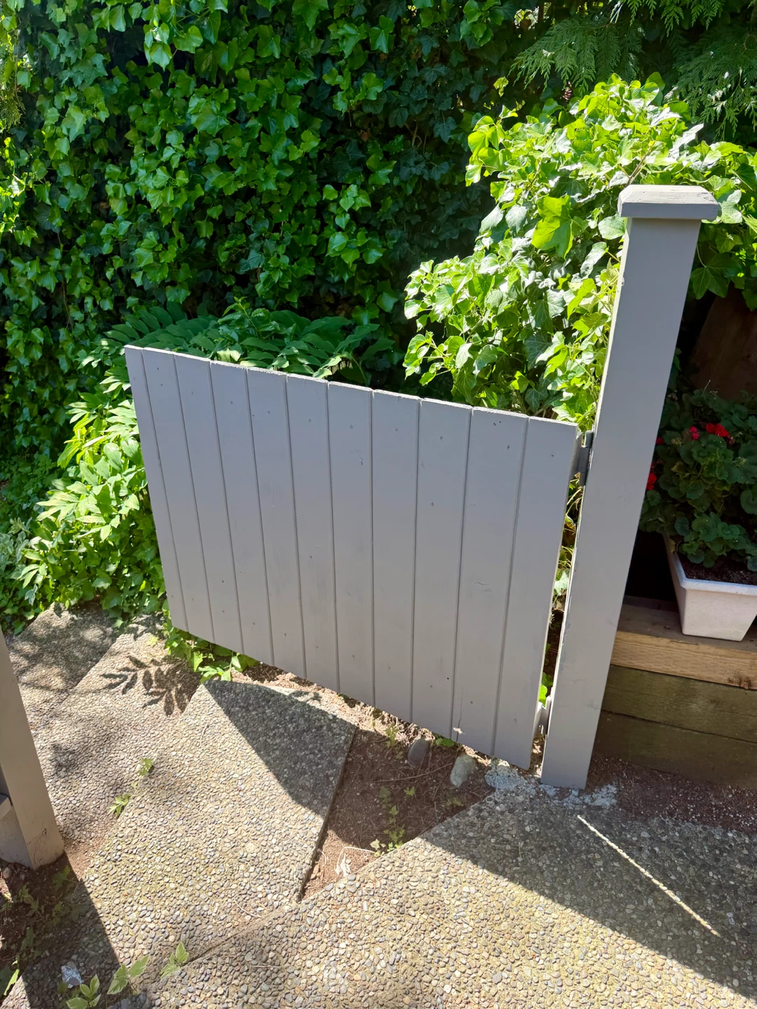 Benjamin Moore Woodluxe Water-Based Deck + Siding Exterior Stain - photo 2