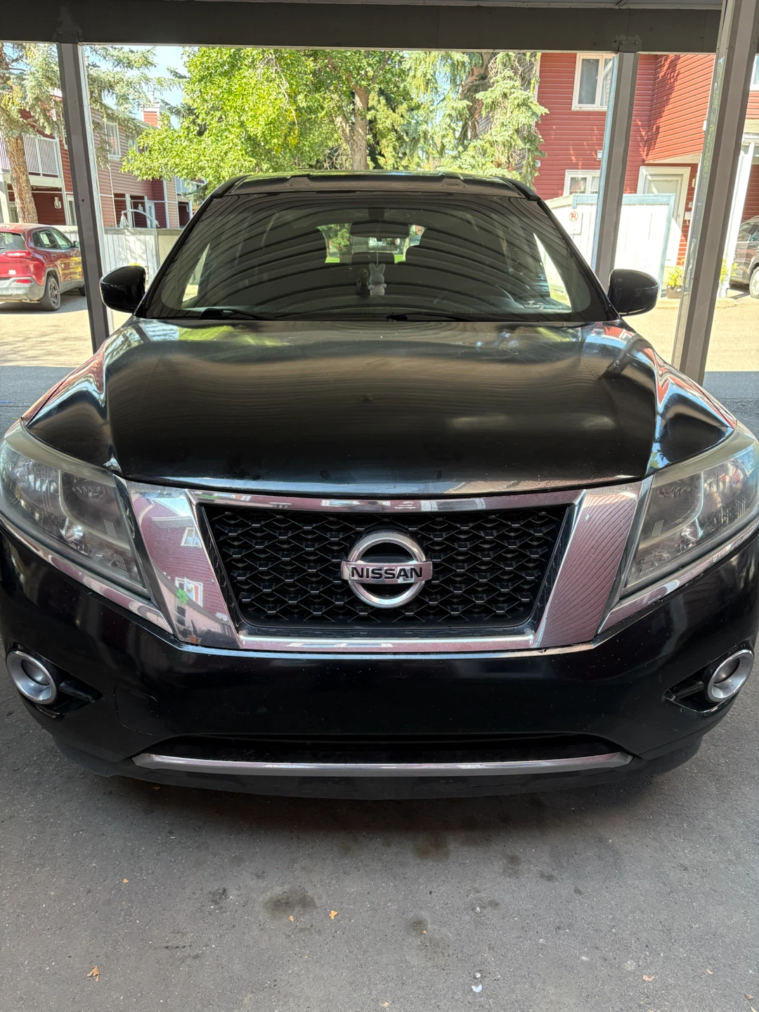 Black Nissan Pathfinder 4WD 2013