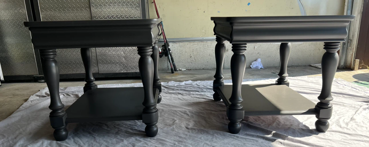 Two painted end tables - photo 2