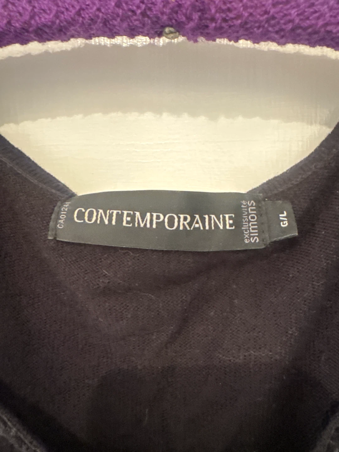 Contemporaine black top with red flower graphic - photo 2