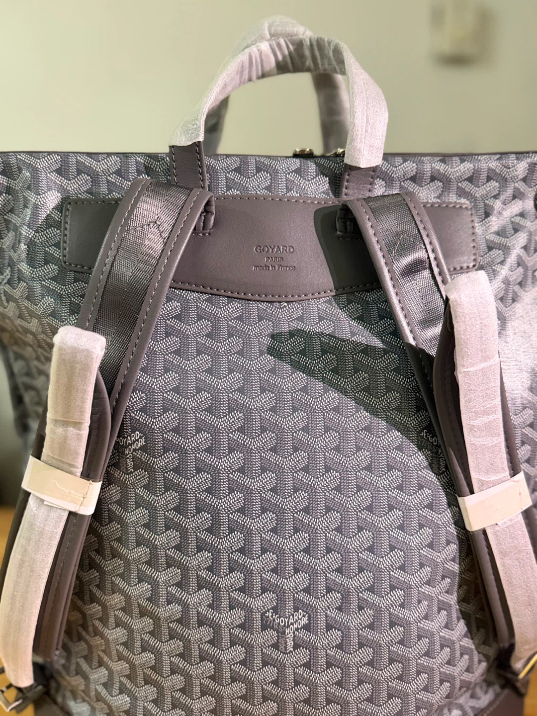 grey backpack - photo 2