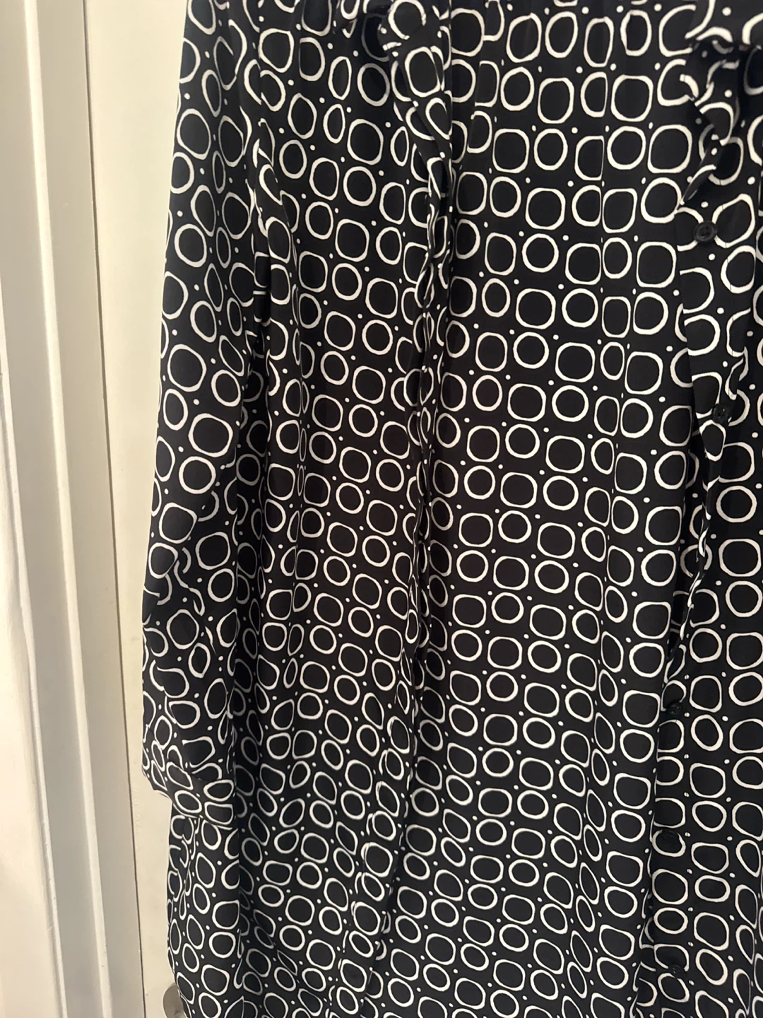 Banana Republic Black and White Patterned Blouse - Size M - photo 2