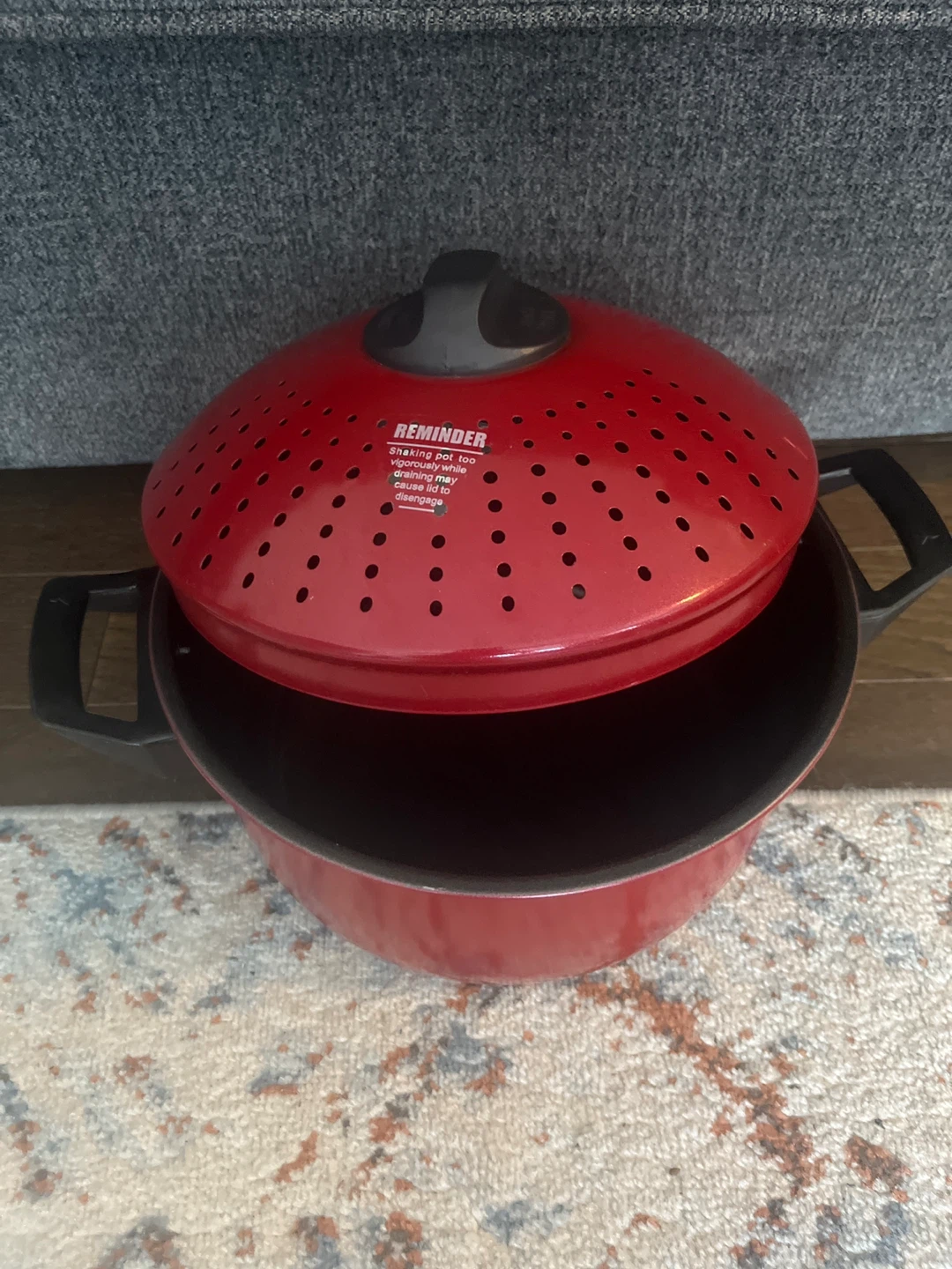 Red Pasta Pot with Strainer Lid