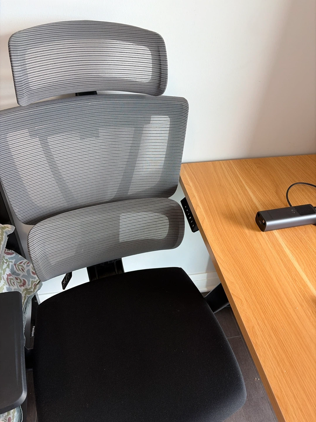 FlexiSpot EN2 Electric Standing Desk + C7 Foam Chair - photo 3