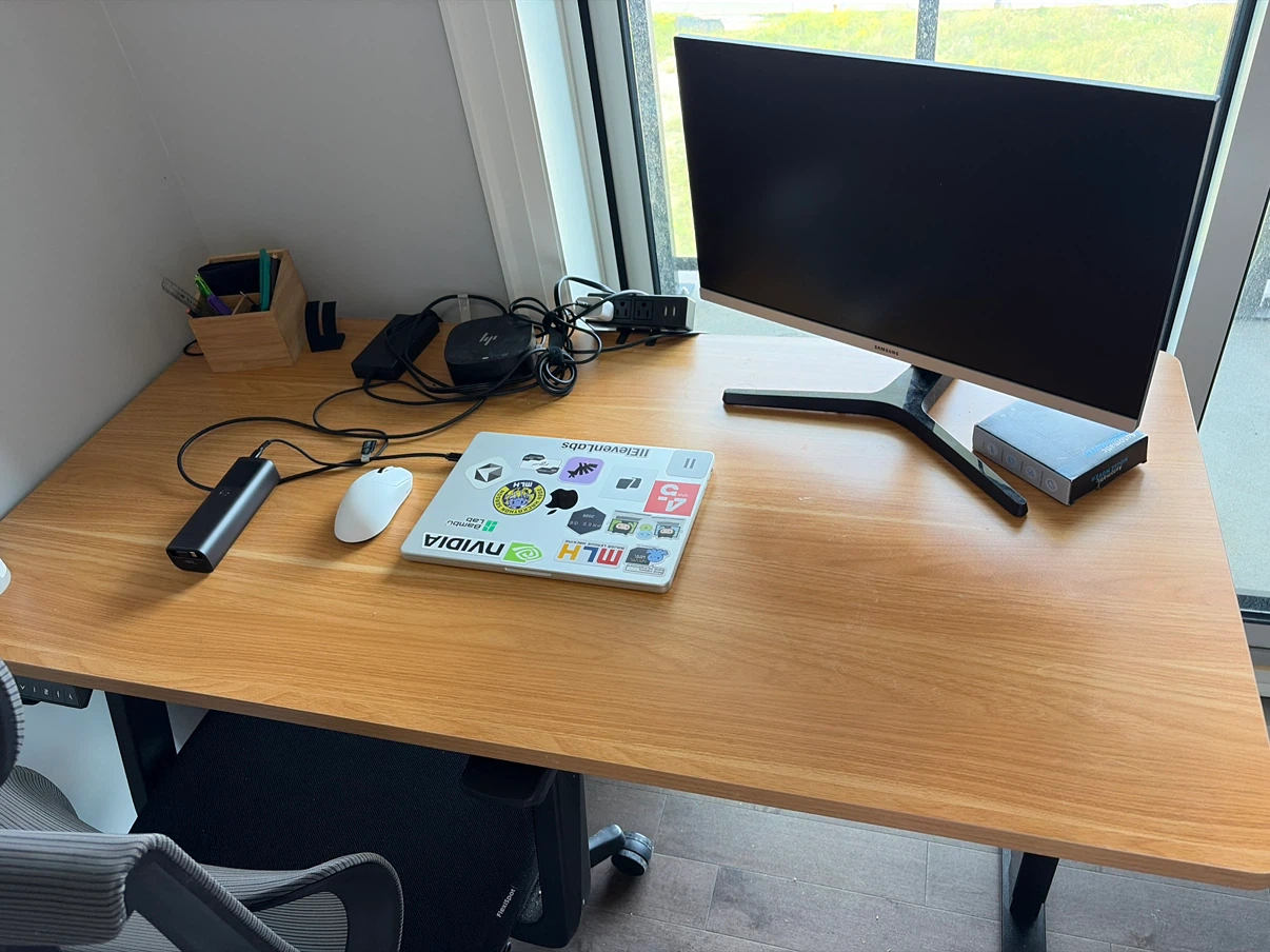 FlexiSpot EN2 Electric Standing Desk + C7 Foam Chair