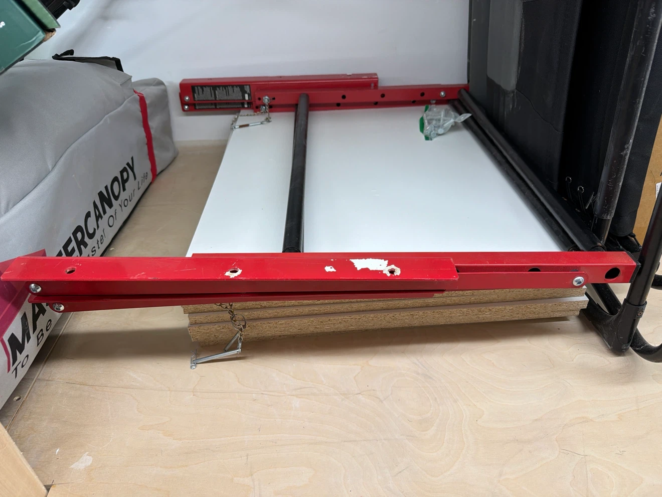 Foldable tire rack