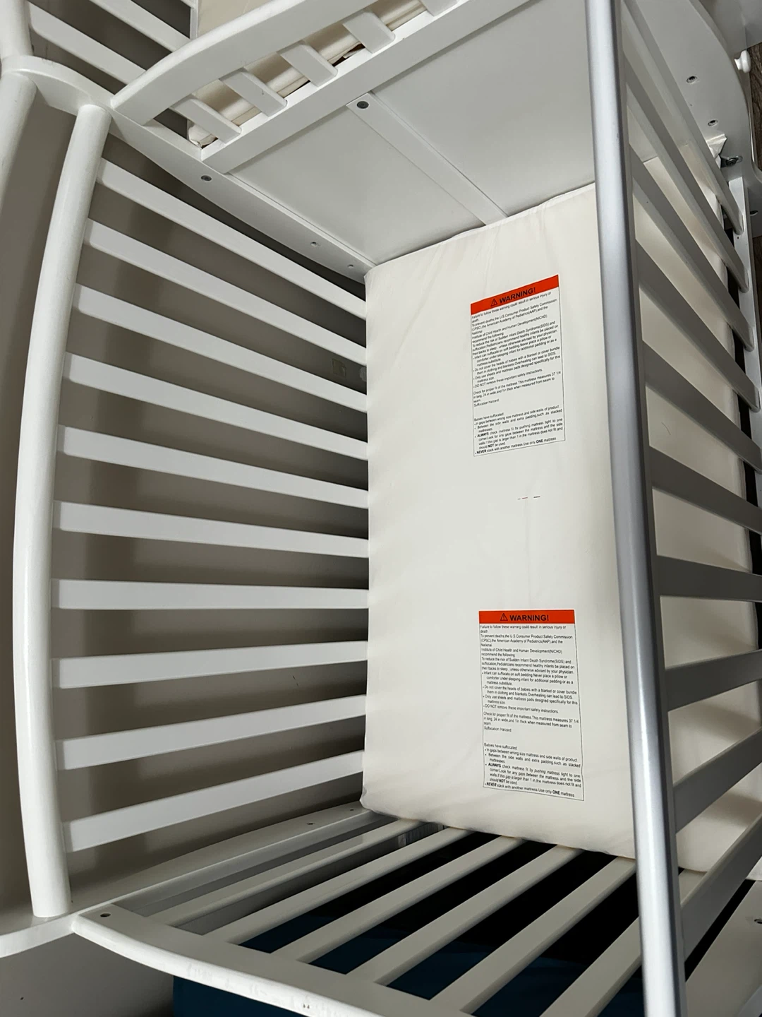 White Convertible Mini Crib with Changing Station - photo 4