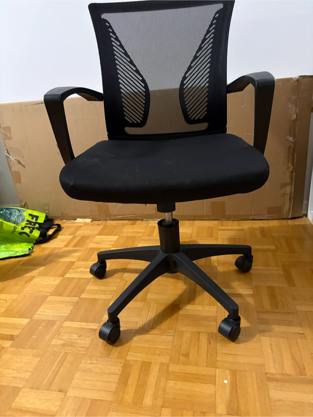 Black Mesh Office Chair - photo 2