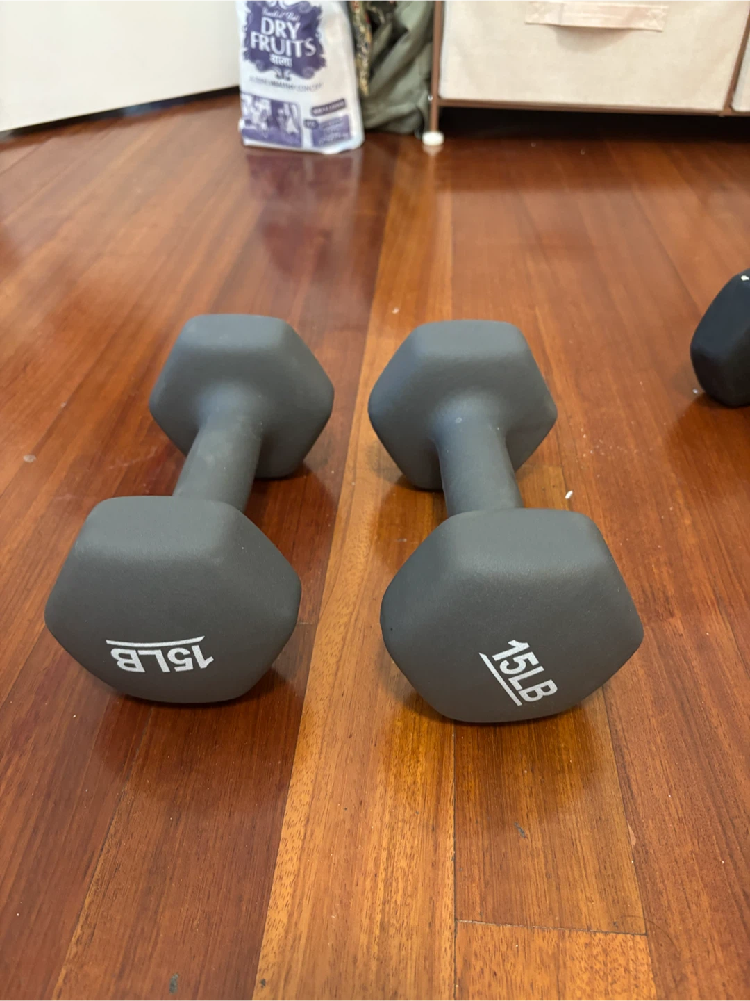 Amazon Basics Yoga Mat & Dumbbells - photo 3