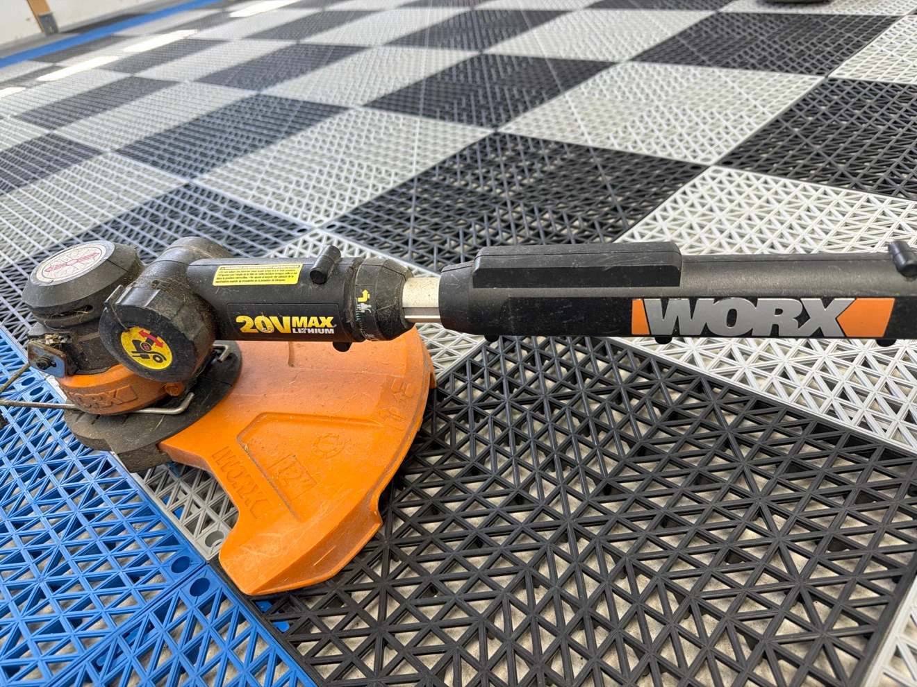 Worx 20V Max Lithium Cordless Trimmer - photo 3