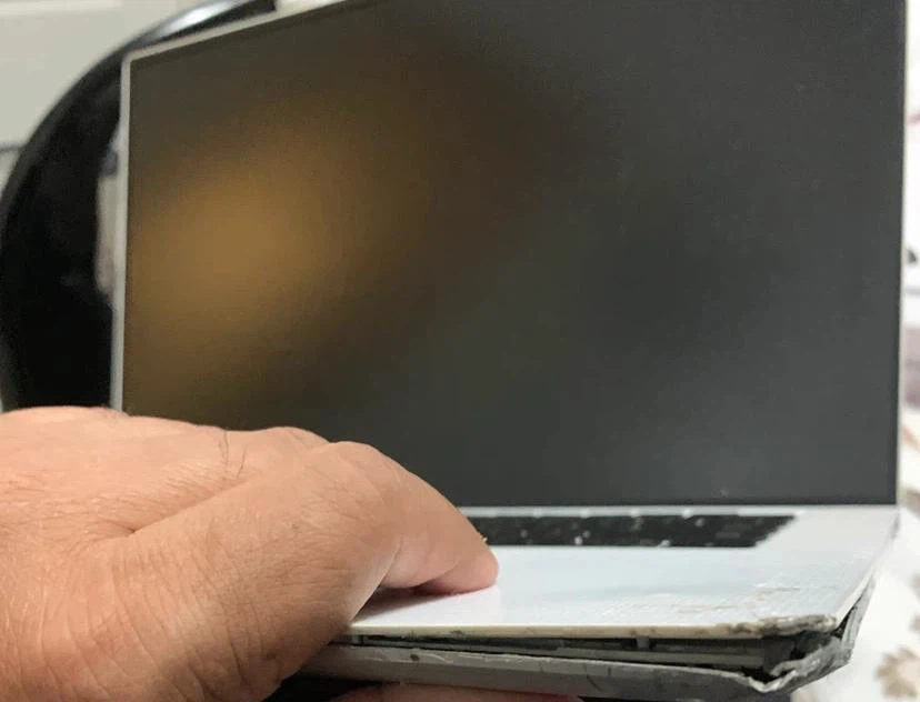 Dell Laptop XPS with charger (for parts only) - photo 2
