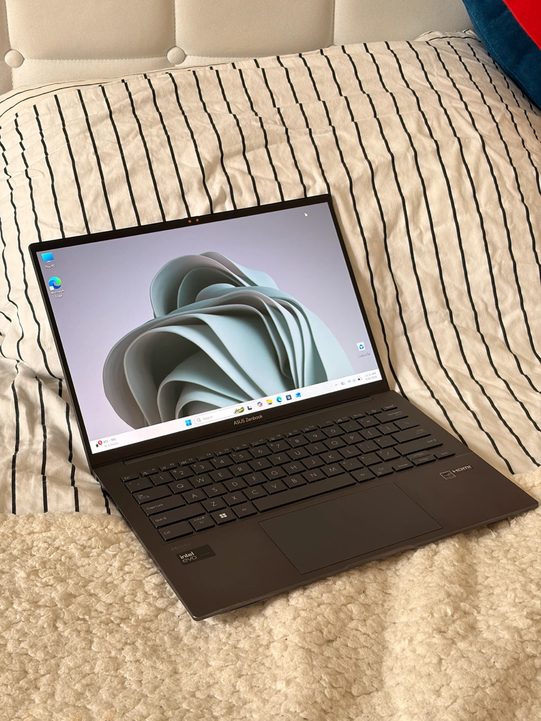 ASUS Zenbook 14-UX3405 OLED Laptop — Ultra 5 / 8Gb / 256Gb