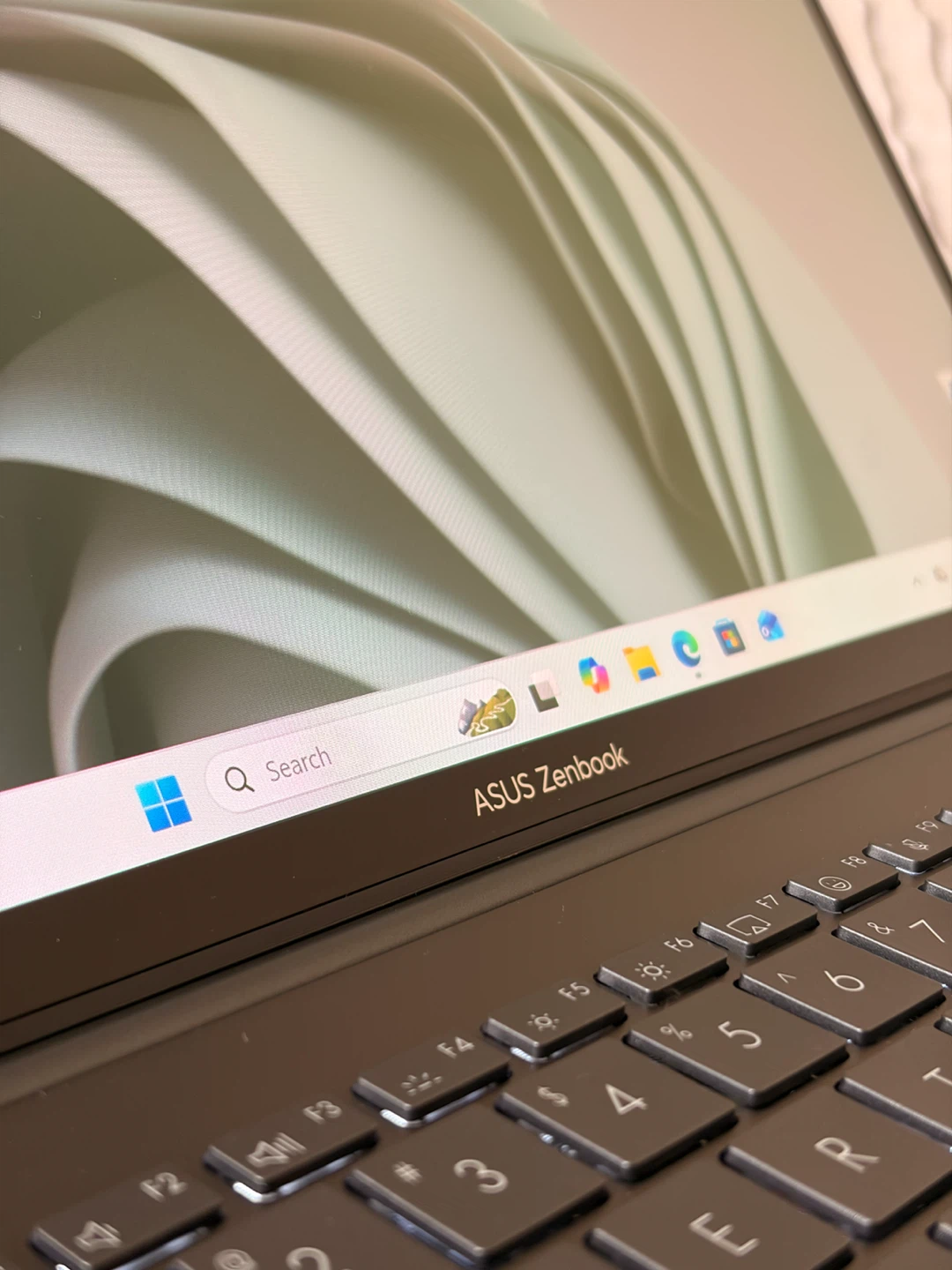 ASUS Zenbook 14-UX3405 OLED Laptop — Ultra 5 / 8Gb / 256Gb - photo 5