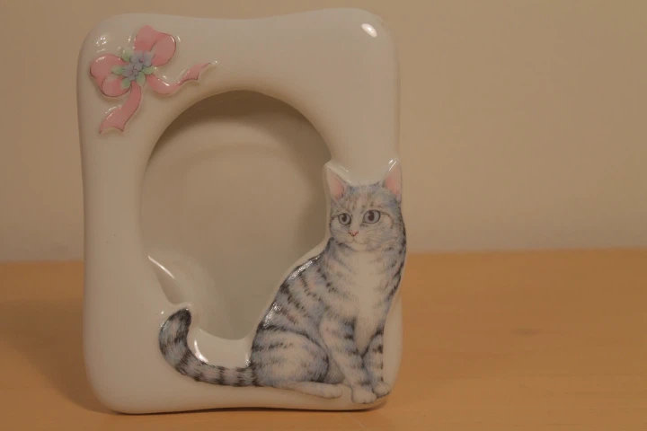 Ceramic Cat and Bow Design Picture Frame - photo 2