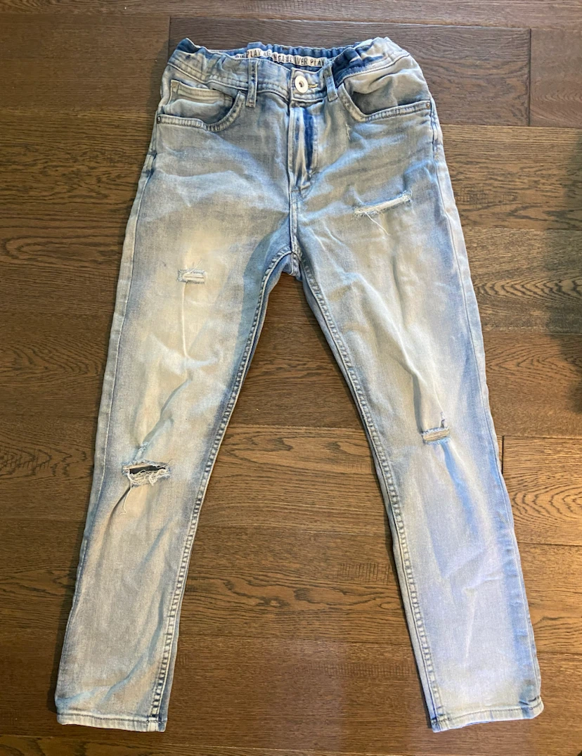 EUC: H&M & Denim Kids Light Wash Distressed Jeans 9-10 yrs
