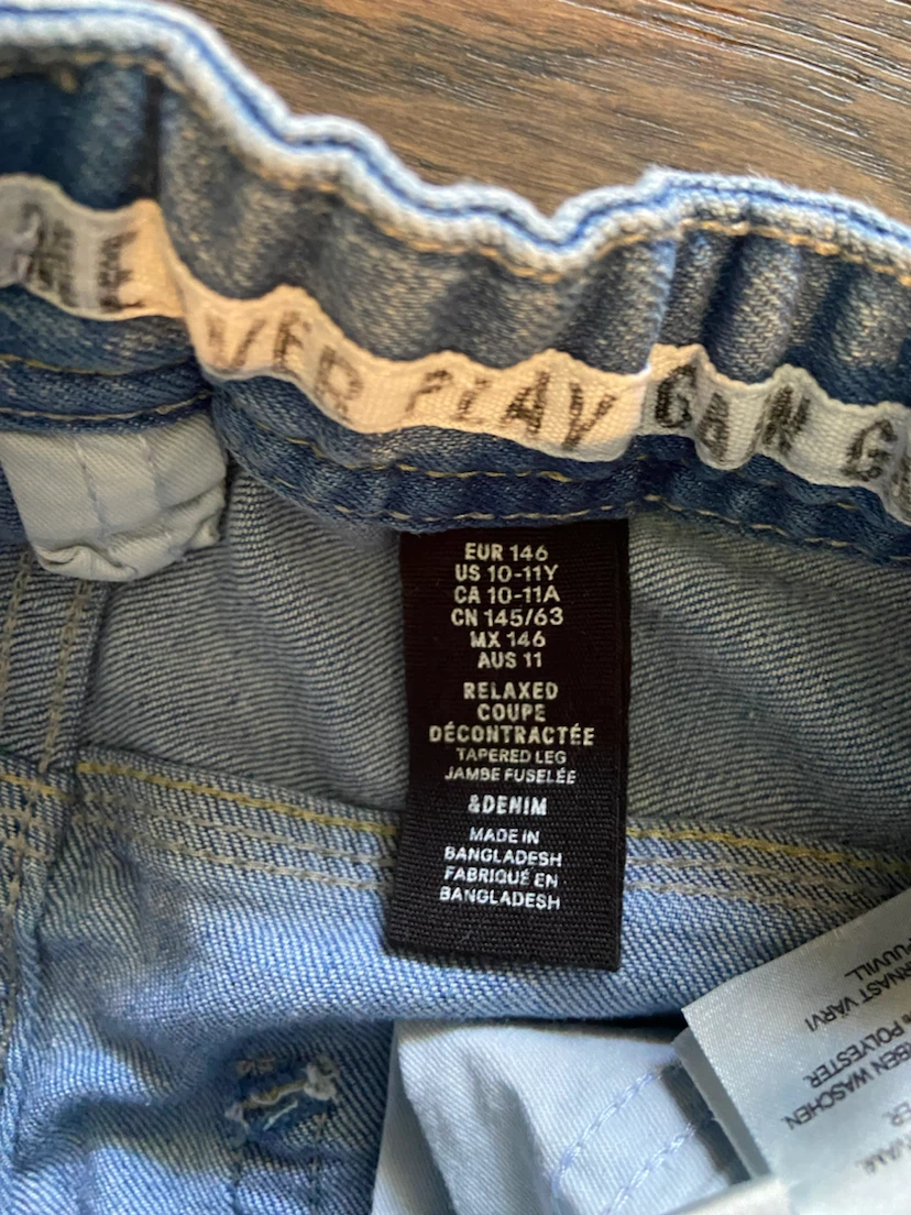 EUC: H&M & Denim Kids Light Wash Distressed Jeans 9-10 yrs - photo 5