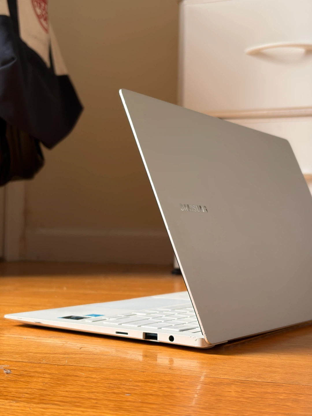 Samsung NP930XDB AMOLED Laptop — i5-11th / 8GB / 256GB - photo 4