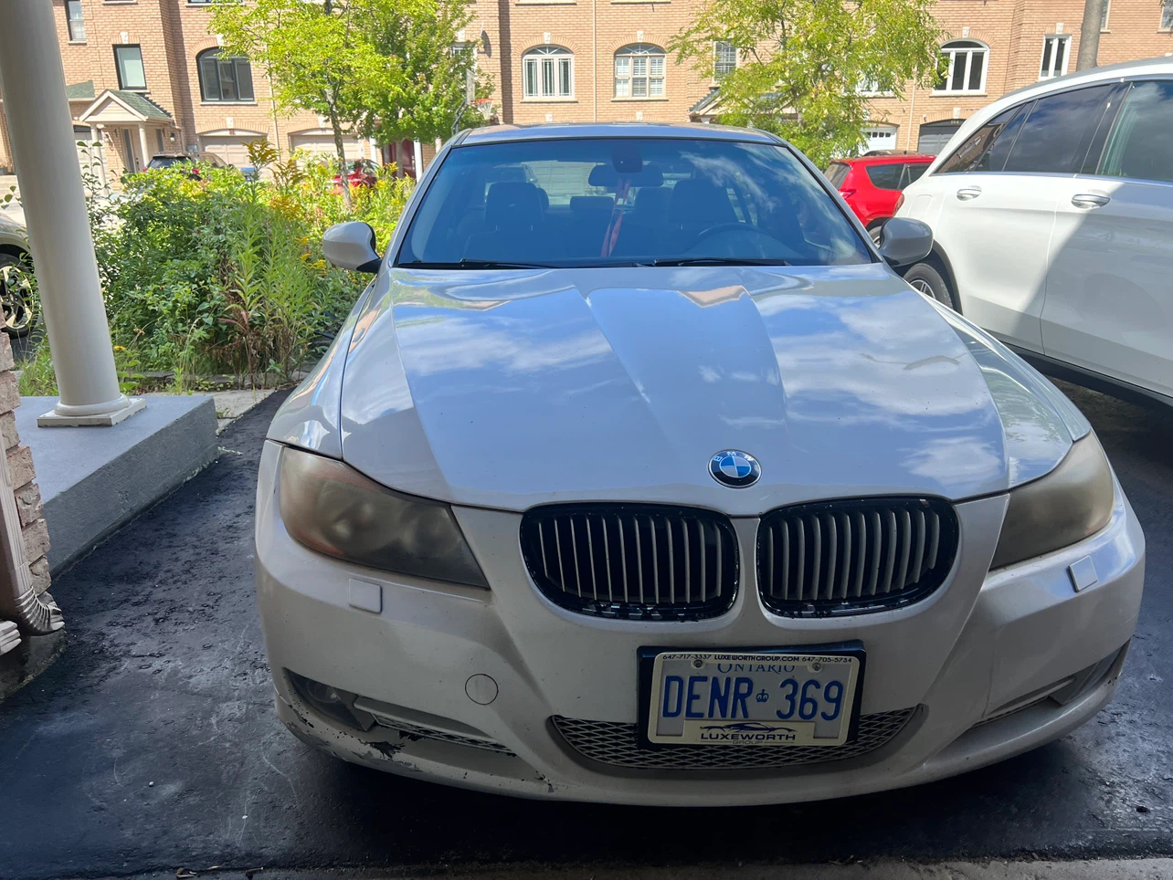 White BMW 328i Sedan RWD - photo 4