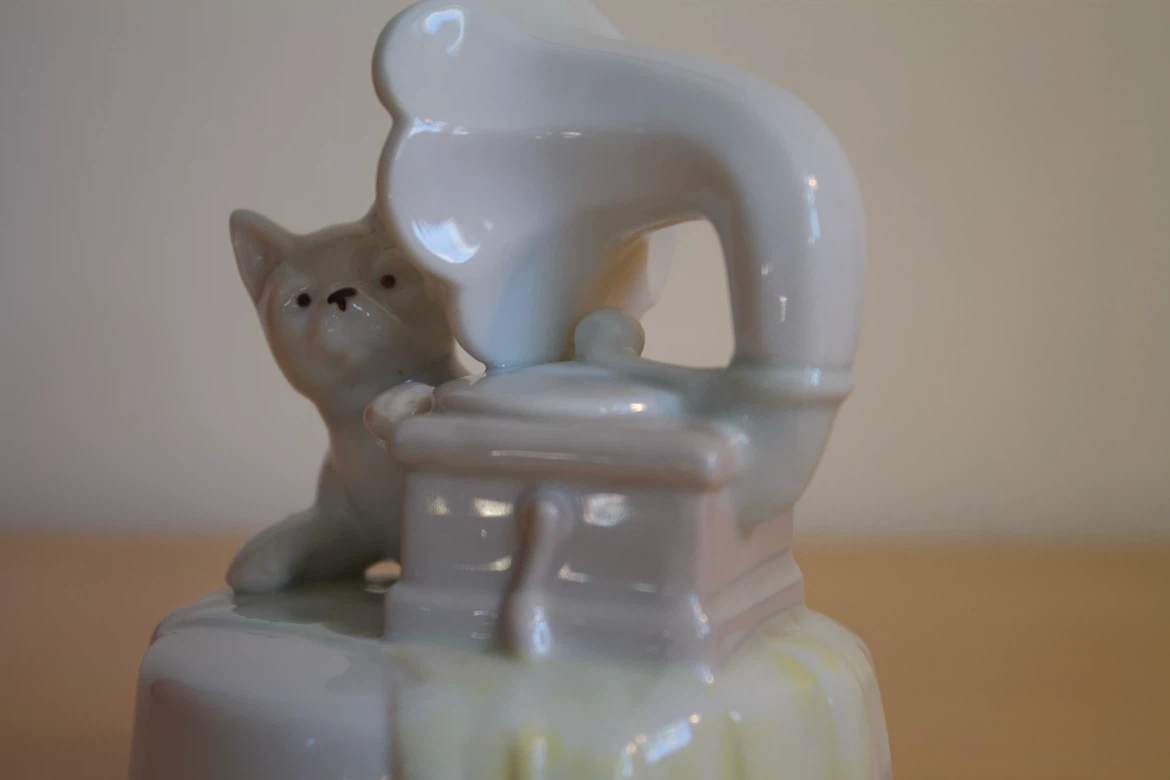 Ceramic Cat Music Box (works) - photo 2