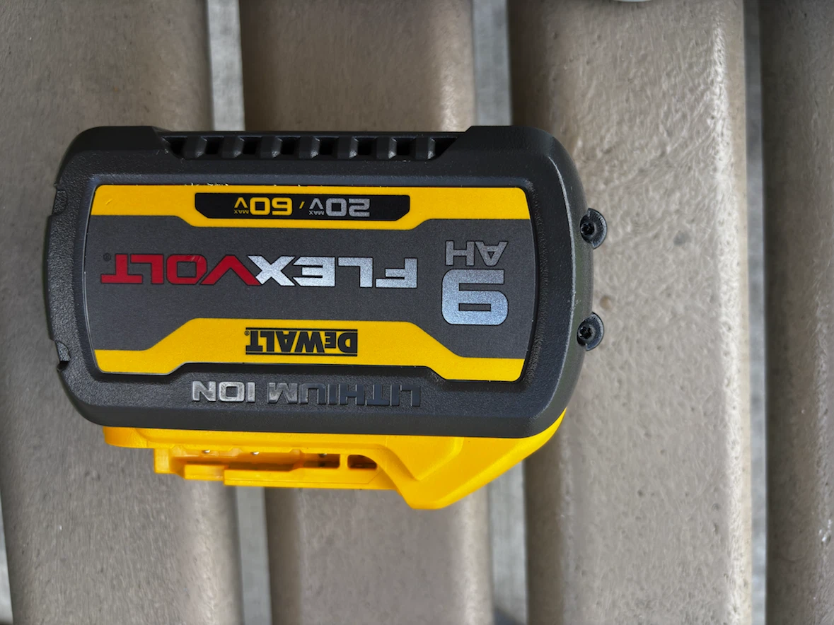 DeWalt 20V/60V MAX 9.0 Ah Lithium Ion FlexVolt Battery - photo 2