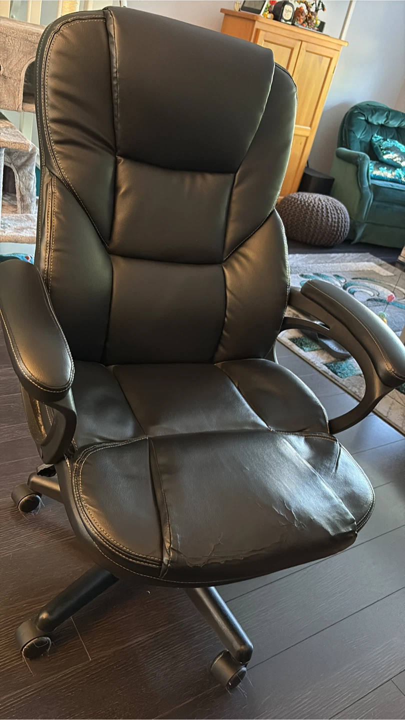 Black office chair
