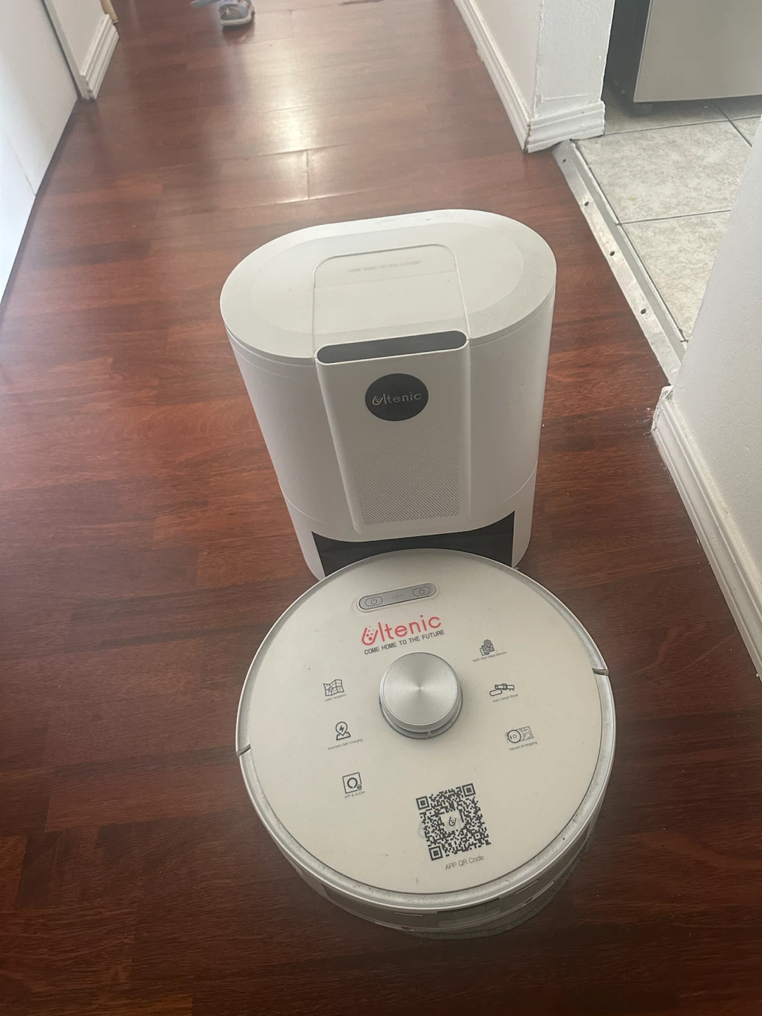 ILIFE Robot Vacuum & Auto-Empty Station