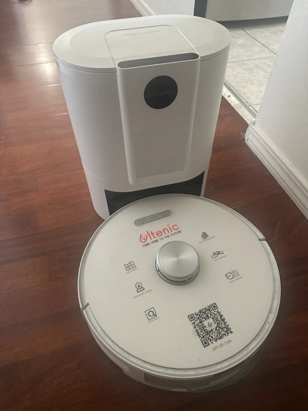 ILIFE Robot Vacuum & Auto-Empty Station - photo 2