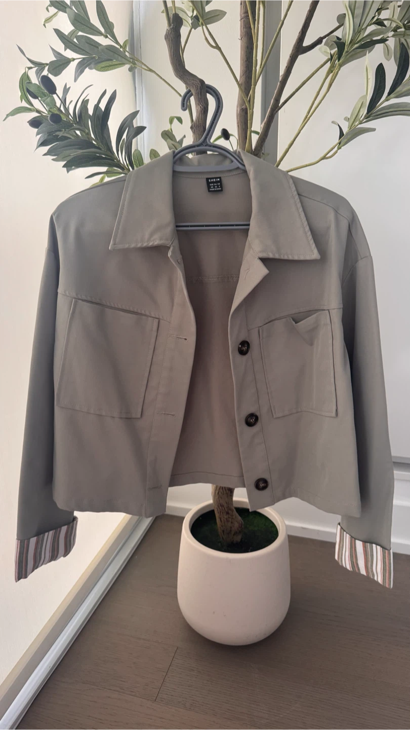 SHEIN Olive Green Cropped Jacket