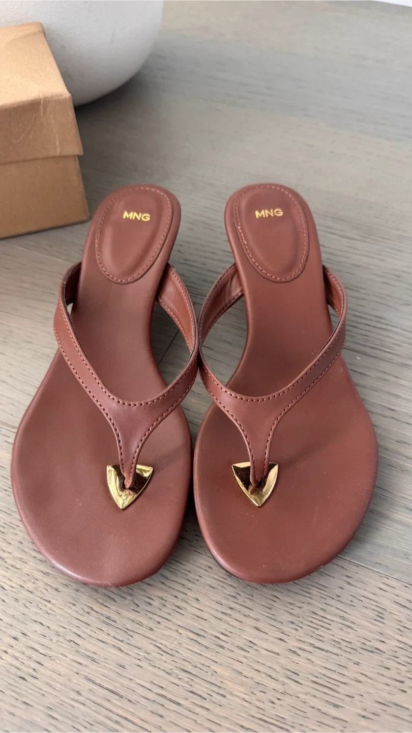 MNG Brown Thong Heeled Sandals - photo 2