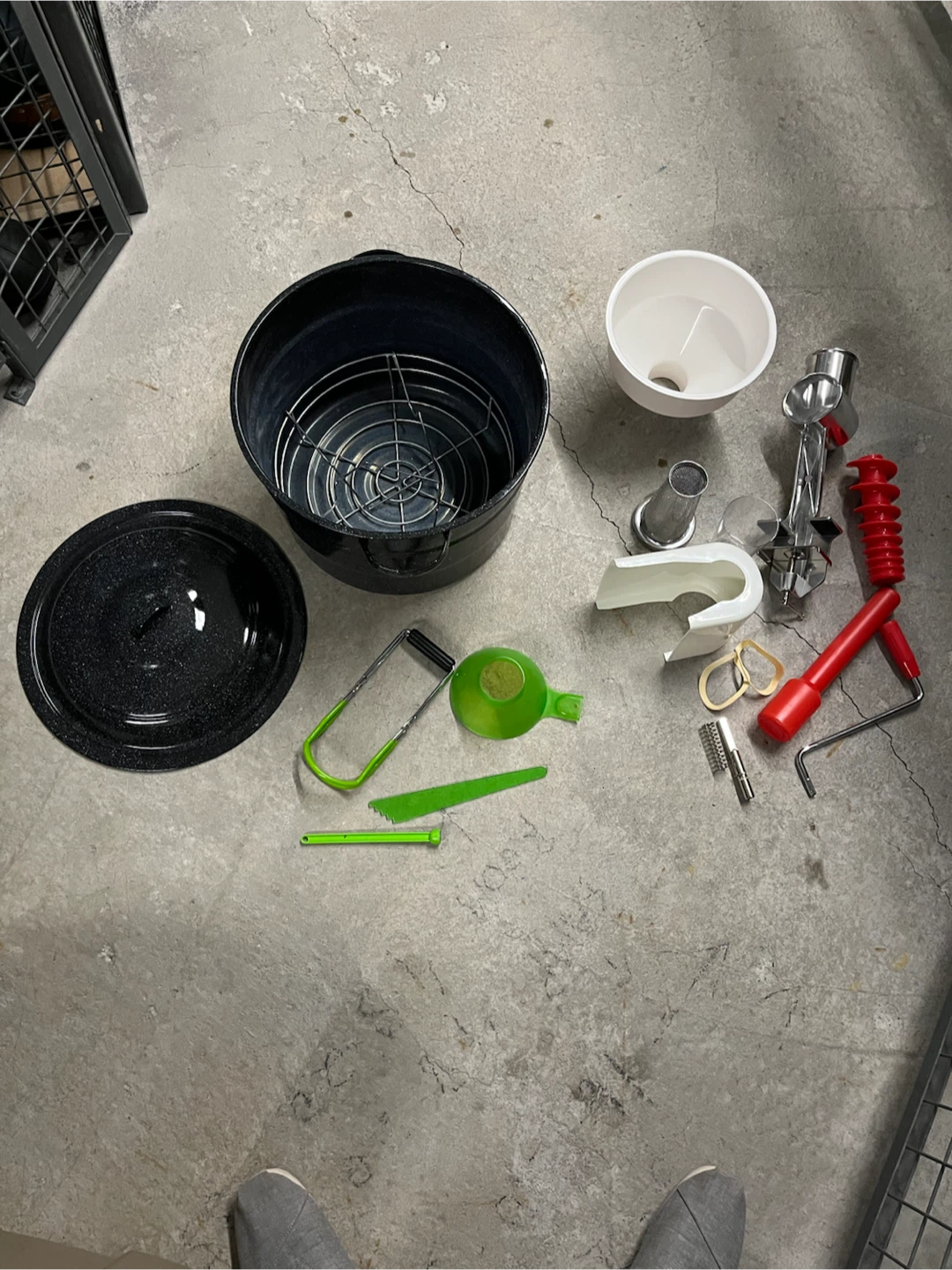 Victorio brands sauce maker - photo 3