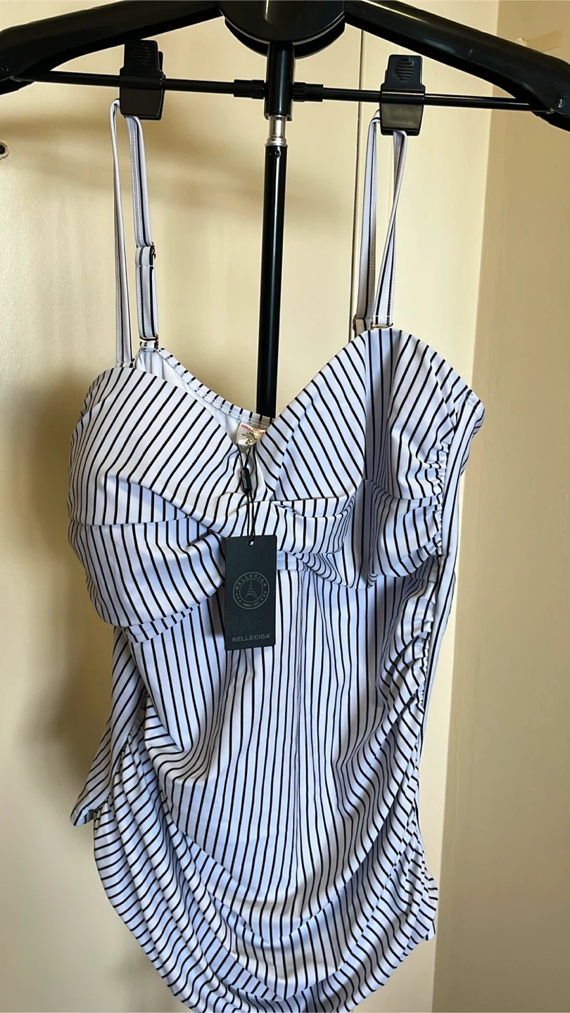 Hellonse Black Striped One-Piece Swimsuit
