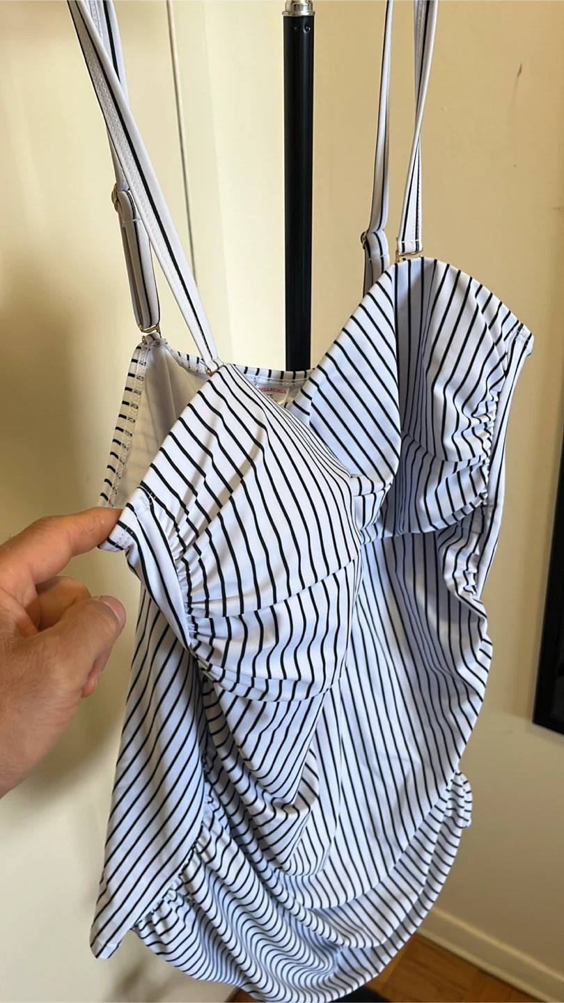 Hellonse Black Striped One-Piece Swimsuit - photo 3